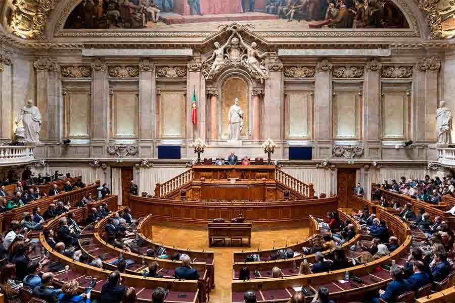Governo aprova a reforma laboral e remete a negociação para o Parlamento