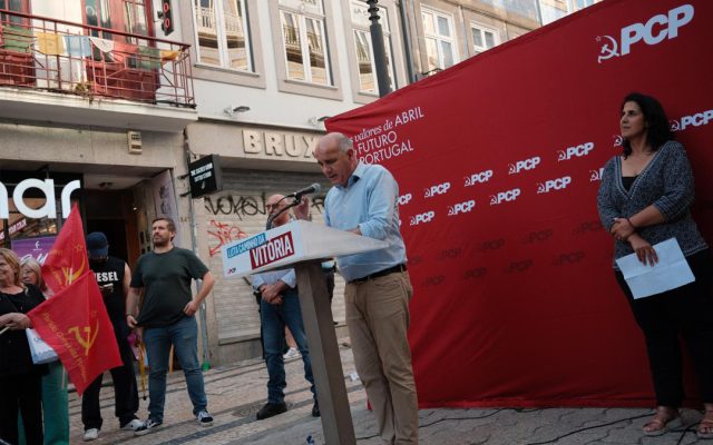 Paulo Raimundo no Porto para anunciar o “novo caminho”