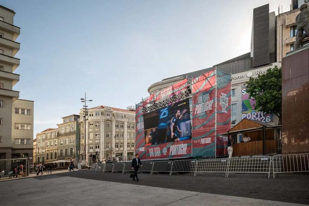 Praça D. João I Porto ecrã gigante Portugal