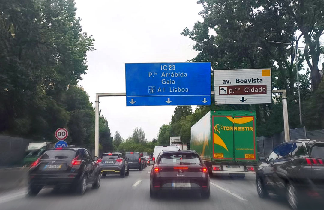 transito camioes na VCI Porto