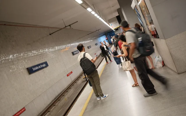 Confusão no Metro do Porto com 25 composições paradas